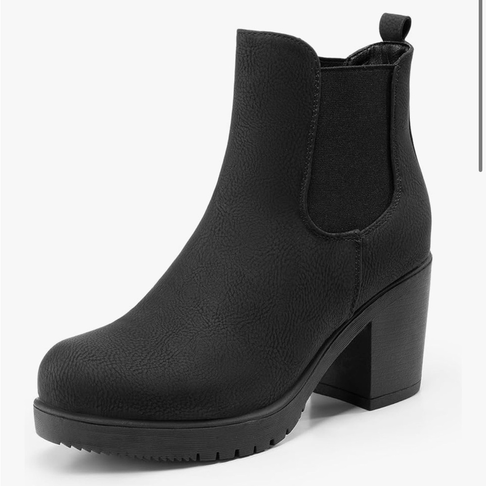 New boots size 7.5 for women Color black